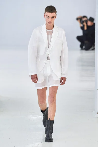 Look 5